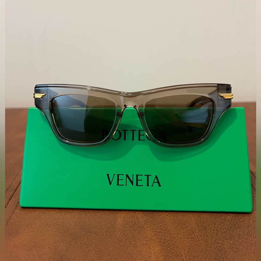 BOTTEGA VANETA Sunglasses BV1122S